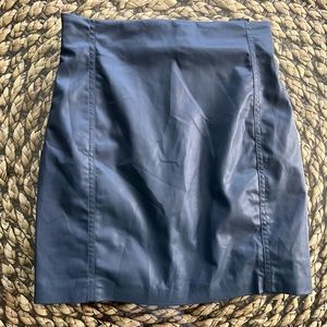 New H&M Gray Faux Leather Lined Skirt Size 6 NWT